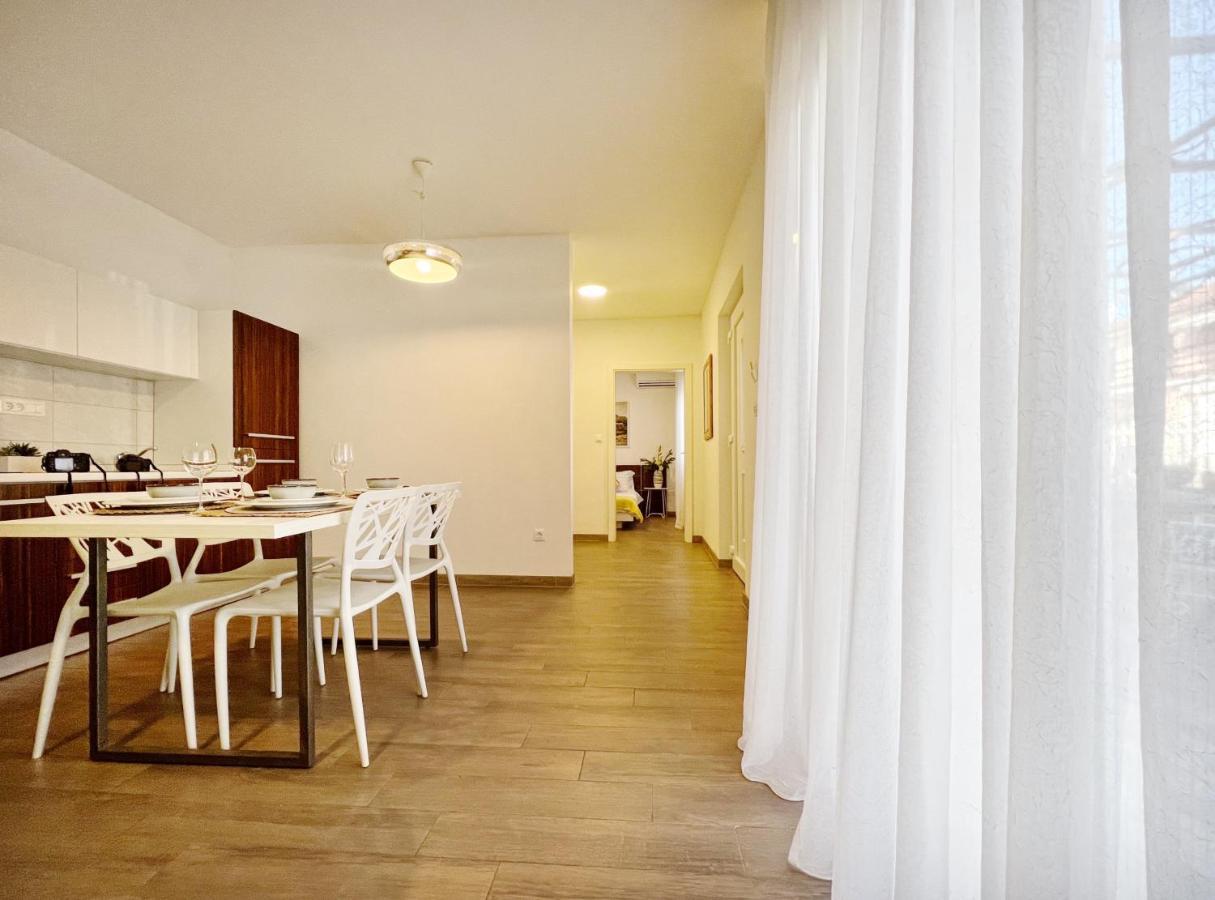 Apartments Teodora Maria Novigrad Istria Exterior foto
